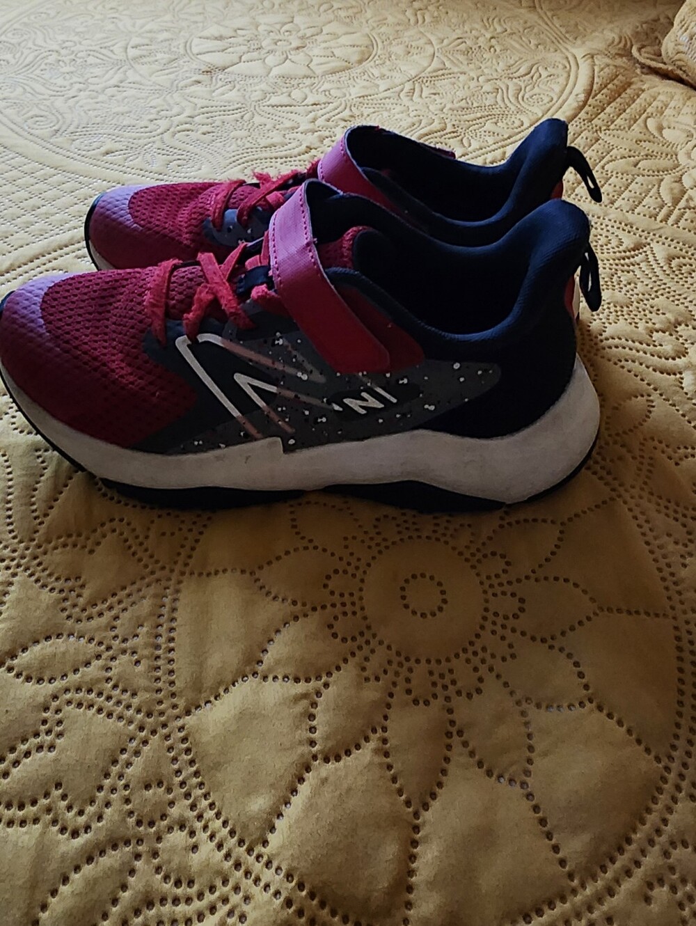 NB Rave Run Youth Sneakers